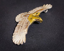 將圖片載入圖庫檢視器 Silver Head 18k Gold Eagel Pendant