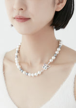 將圖片載入圖庫檢視器 IceCold Mystery Butterfly