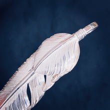 將圖片載入圖庫檢視器 Silver Heart Feather Large Right Side