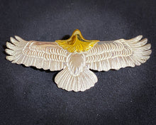 將圖片載入圖庫檢視器 Silver Head 18k Gold Eagel Pendant